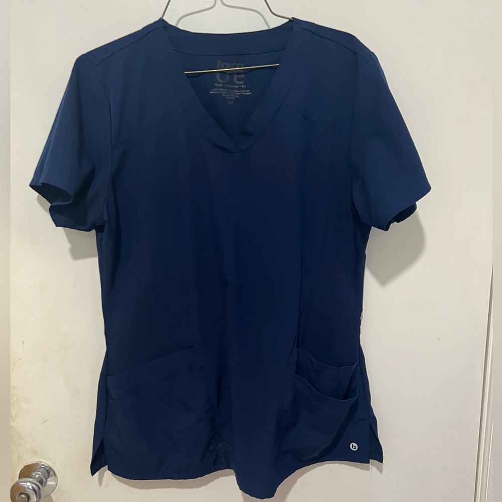 Barco One Women’s navy blue scrub set. Top:Medium. Pants:Small